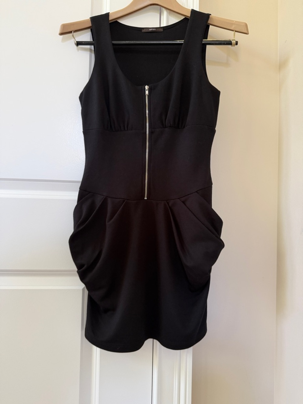 Soprano Black Sleeveless Zip-front mini black dress S